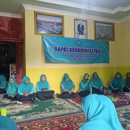 Ketua PKK Gunung Ulin Ikuti Kegiatan Rakor Di Desa Sungai Jati